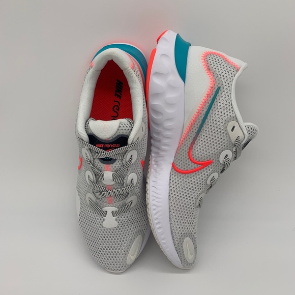 WMNS Nike Renew Run - Picture 3 of 10